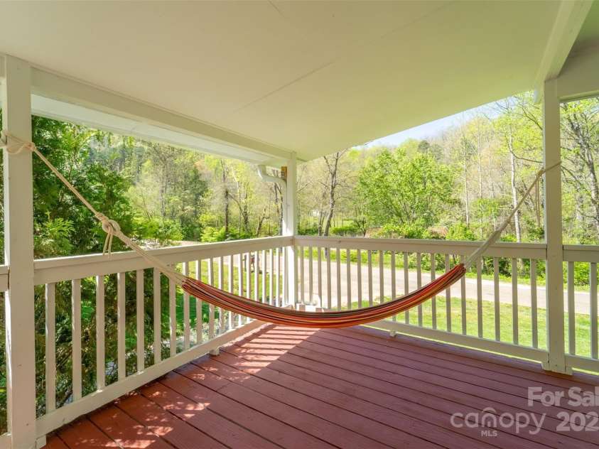 242 Henderson Road, Franklin, NC 28734.  MLS# CAR4135130, YatesRealty ID 8685. 