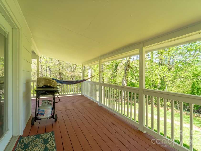 242 Henderson Road, Franklin, NC 28734.  MLS# CAR4135130, YatesRealty ID 8685. 