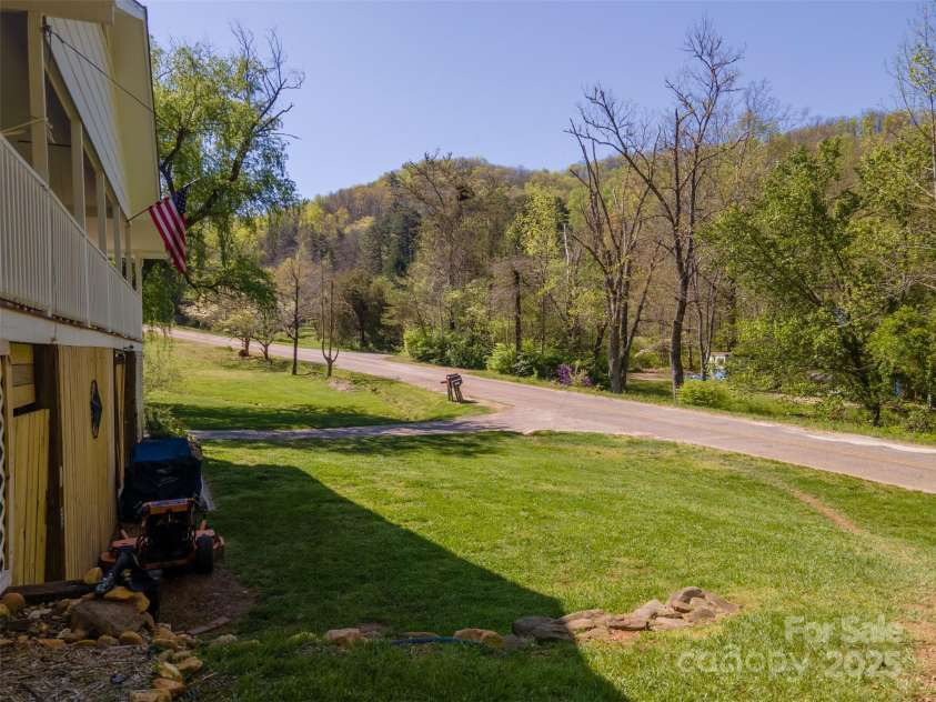 242 Henderson Road, Franklin, NC 28734.  MLS# CAR4135130, YatesRealty ID 8685. 