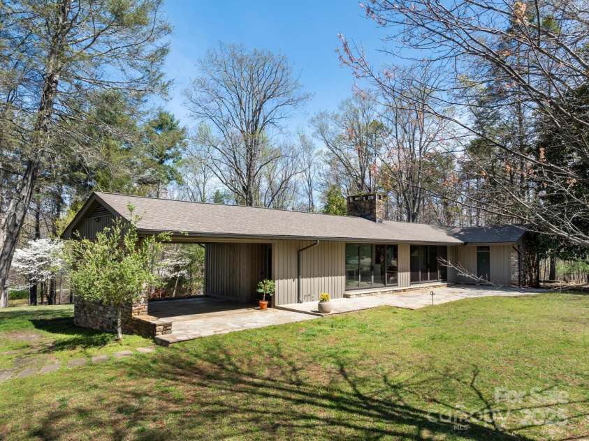 123 Fox Covert Lane, Tryon, NC 28782.  MLS# CAR4242675, YatesRealty ID 8686. 