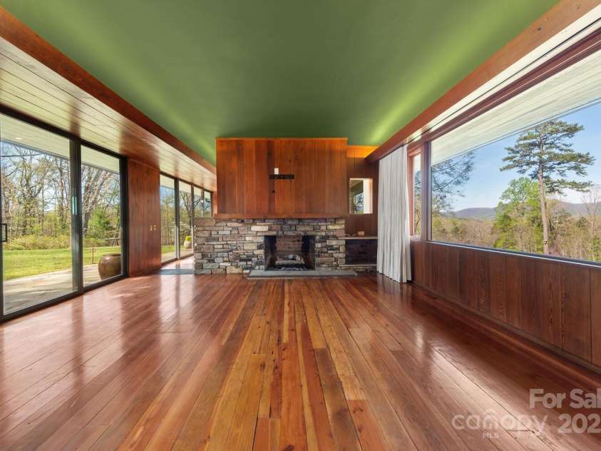 123 Fox Covert Lane, Tryon, NC 28782.  MLS# CAR4242675, YatesRealty ID 8686. 
