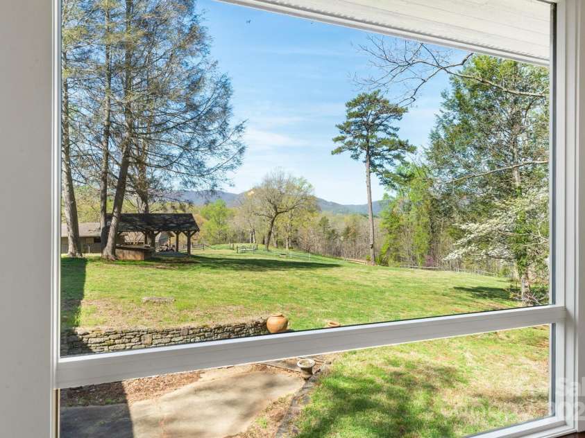 123 Fox Covert Lane, Tryon, NC 28782.  MLS# CAR4242675, YatesRealty ID 8686. 