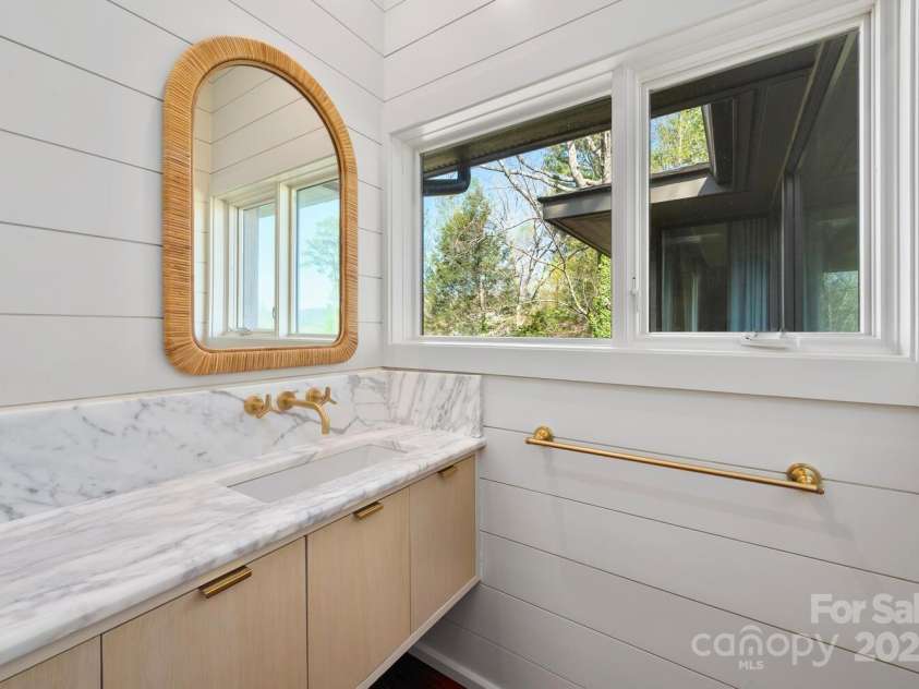 123 Fox Covert Lane, Tryon, NC 28782.  MLS# CAR4242675, YatesRealty ID 8686. 