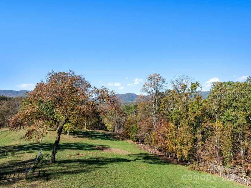 123 Fox Covert Lane, Tryon, NC 28782.  MLS# CAR4242675, YatesRealty ID 8686. 