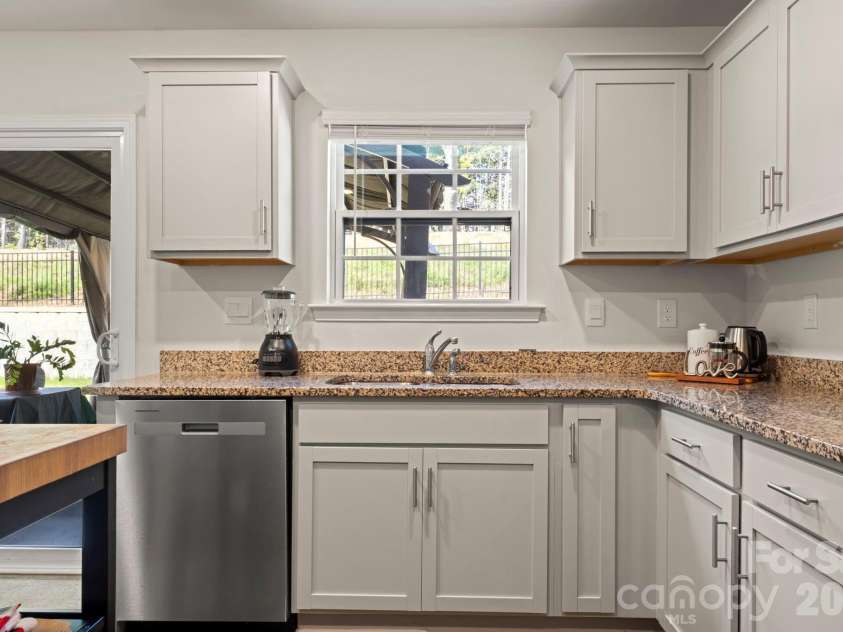 1331 Mifflin Lane, Dallas, NC 28034.  MLS# CAR4365975, YatesRealty ID 8687. 