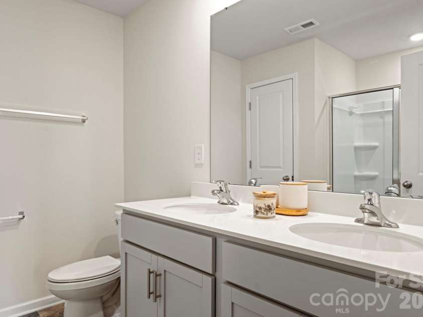 1331 Mifflin Lane, Dallas, NC 28034.  MLS# CAR4365975, YatesRealty ID 8687. 