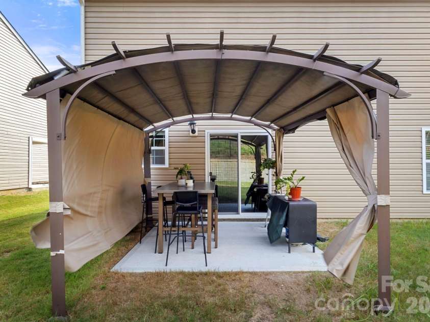 1331 Mifflin Lane, Dallas, NC 28034.  MLS# CAR4365975, YatesRealty ID 8687. 