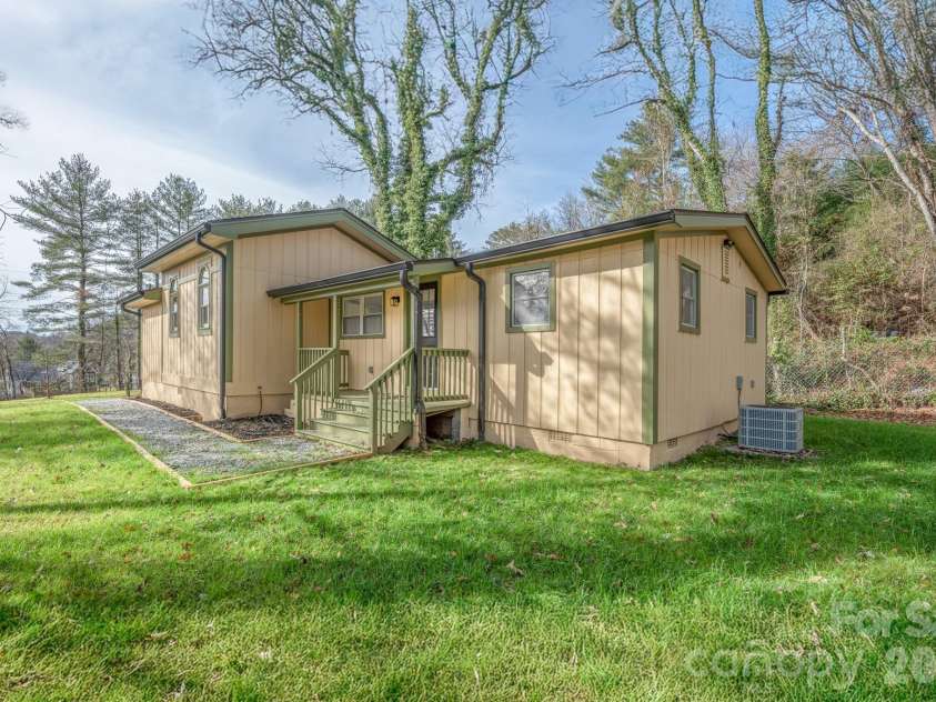 48 Elliott Road, Brevard, NC 28712.  MLS# CAR4347643, YatesRealty ID 8688. 