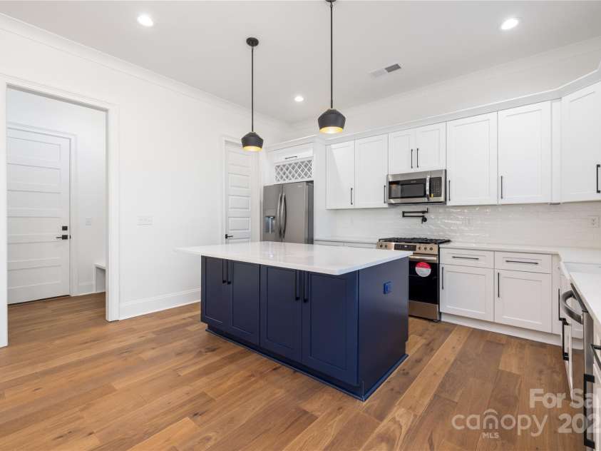 302 Lincoln Street, Belmont, NC 28012.  MLS# CAR4233381, YatesRealty ID 8689. 