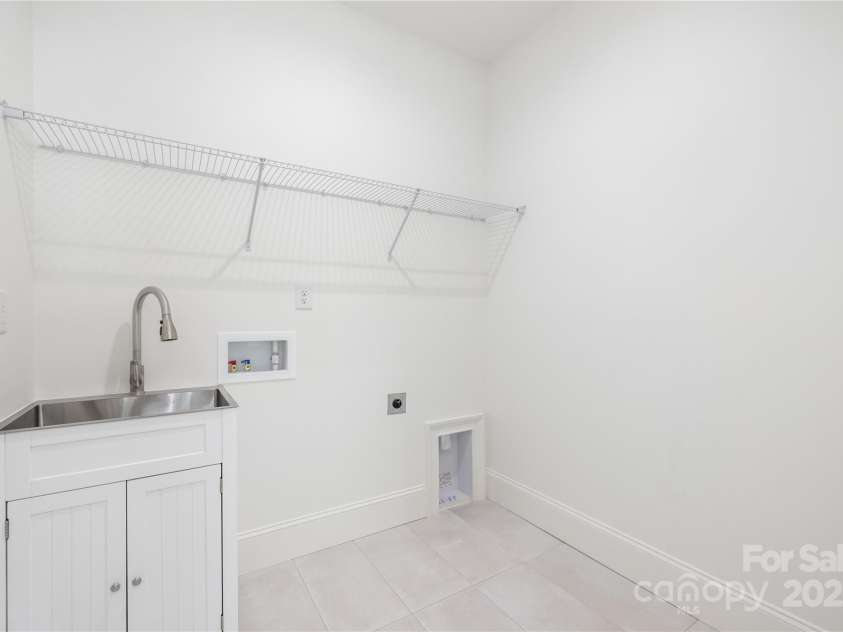 302 Lincoln Street, Belmont, NC 28012.  MLS# CAR4233381, YatesRealty ID 8689. 