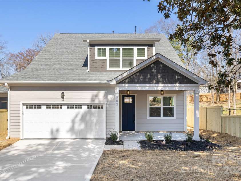 302 Lincoln Street, Belmont, NC 28012.  MLS# CAR4233381, YatesRealty ID 8689. 