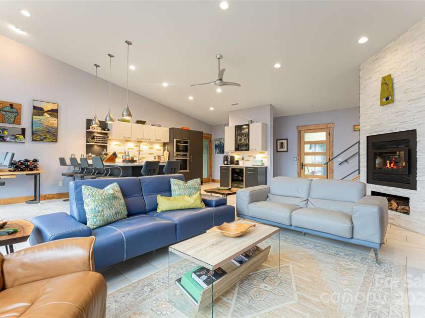 15 Sourwood Lane, Fletcher, NC 28732.  MLS# CAR4215119, YatesRealty ID 869. 