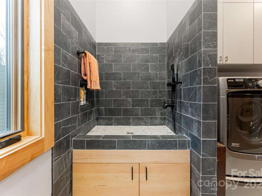 15 Sourwood Lane, Fletcher, NC 28732.  MLS# CAR4215119, YatesRealty ID 869. 