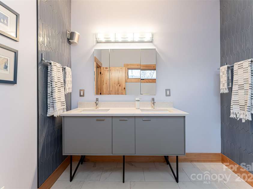 15 Sourwood Lane, Fletcher, NC 28732.  MLS# CAR4215119, YatesRealty ID 869. 