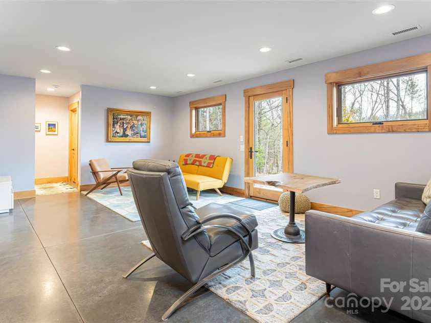 15 Sourwood Lane, Fletcher, NC 28732.  MLS# CAR4215119, YatesRealty ID 869. 