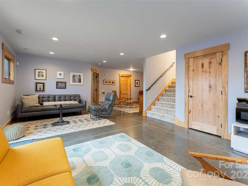 15 Sourwood Lane, Fletcher, NC 28732.  MLS# CAR4215119, YatesRealty ID 869. 