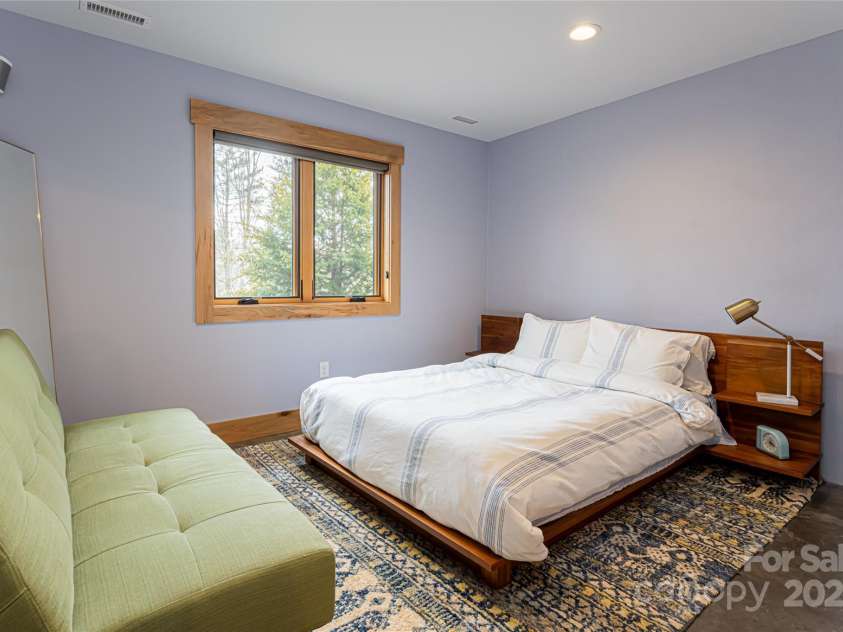 15 Sourwood Lane, Fletcher, NC 28732.  MLS# CAR4215119, YatesRealty ID 869. 