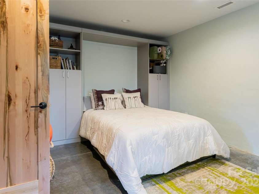 15 Sourwood Lane, Fletcher, NC 28732.  MLS# CAR4215119, YatesRealty ID 869. 