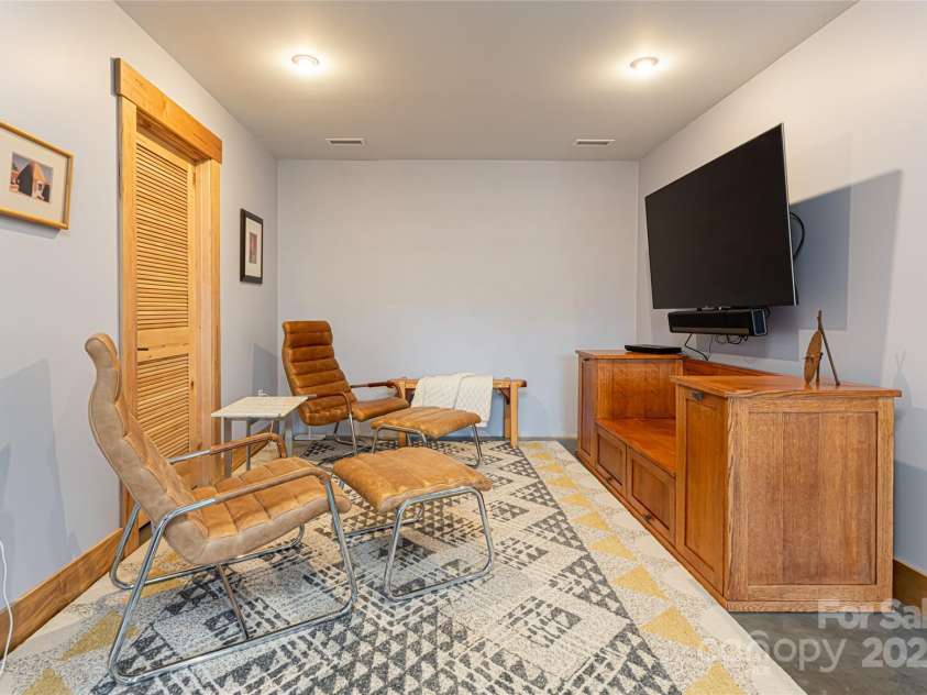 15 Sourwood Lane, Fletcher, NC 28732.  MLS# CAR4215119, YatesRealty ID 869. 