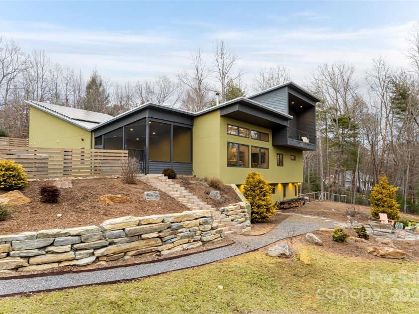 15 Sourwood Lane, Fletcher, NC 28732.  MLS# CAR4215119, YatesRealty ID 869. 