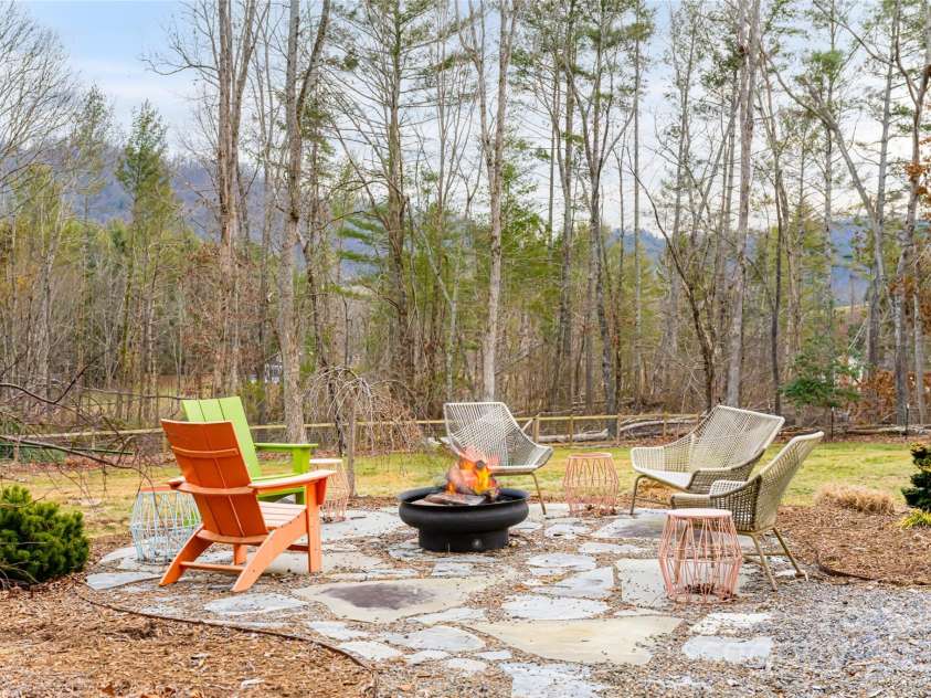 15 Sourwood Lane, Fletcher, NC 28732.  MLS# CAR4215119, YatesRealty ID 869. 