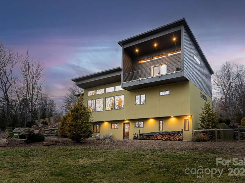 15 Sourwood Lane, Fletcher, NC 28732.  MLS# CAR4215119, YatesRealty ID 869. 