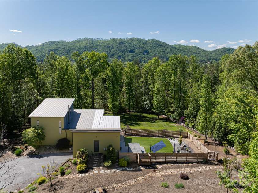15 Sourwood Lane, Fletcher, NC 28732.  MLS# CAR4215119, YatesRealty ID 869. 