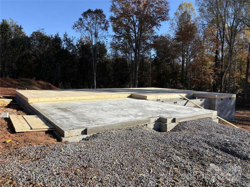 5190 Joseph Court, Hickory, NC 28602.  MLS# CAR4258138, YatesRealty ID 869. 