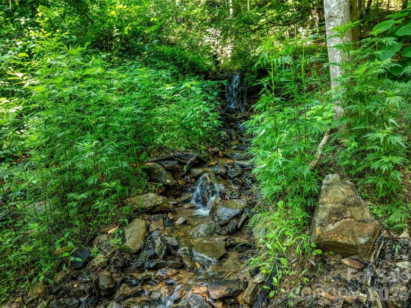 150 Sondley Parkway, Asheville, NC 28805.  MLS# CAR4280880, YatesRealty ID 8690. 