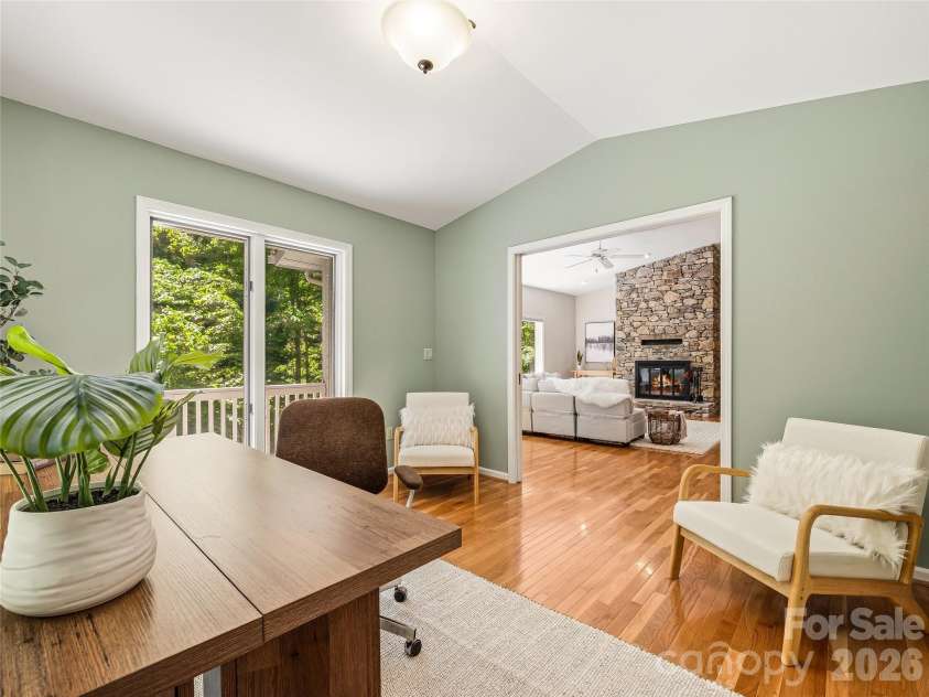 150 Sondley Parkway, Asheville, NC 28805.  MLS# CAR4280880, YatesRealty ID 8690. 