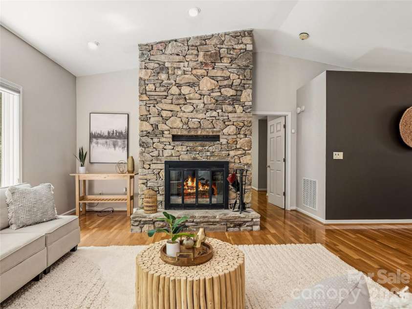 150 Sondley Parkway, Asheville, NC 28805.  MLS# CAR4280880, YatesRealty ID 8690. 