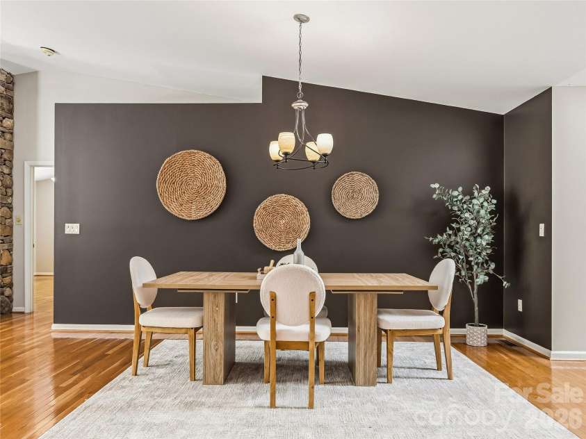 150 Sondley Parkway, Asheville, NC 28805.  MLS# CAR4280880, YatesRealty ID 8690. Dining Areea