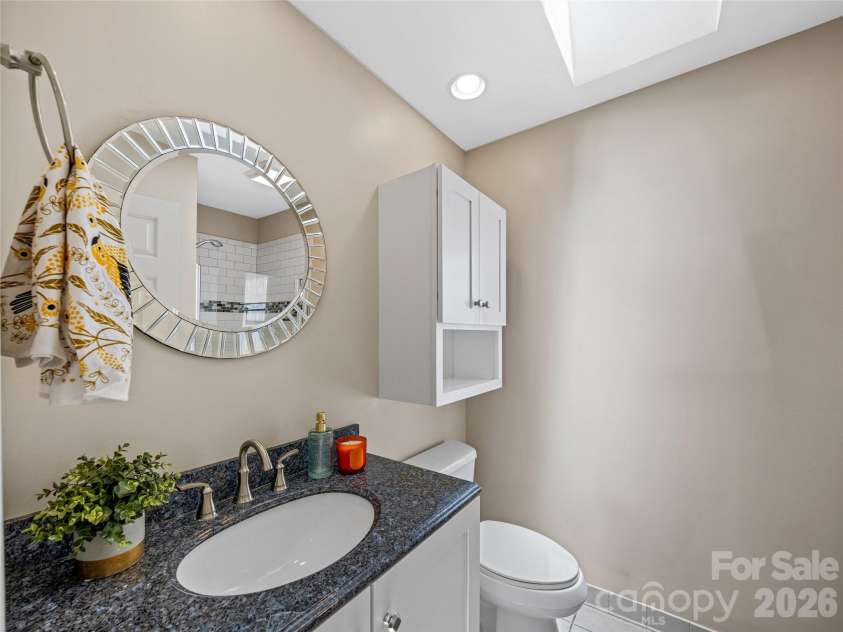150 Sondley Parkway, Asheville, NC 28805.  MLS# CAR4280880, YatesRealty ID 8690. Full bath on Main level