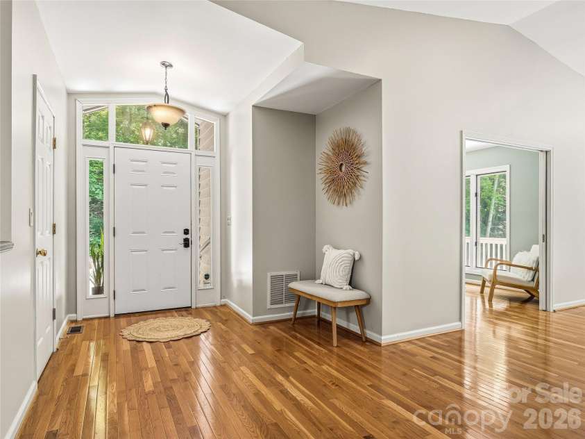 150 Sondley Parkway, Asheville, NC 28805.  MLS# CAR4280880, YatesRealty ID 8690. Inviting Entry Way