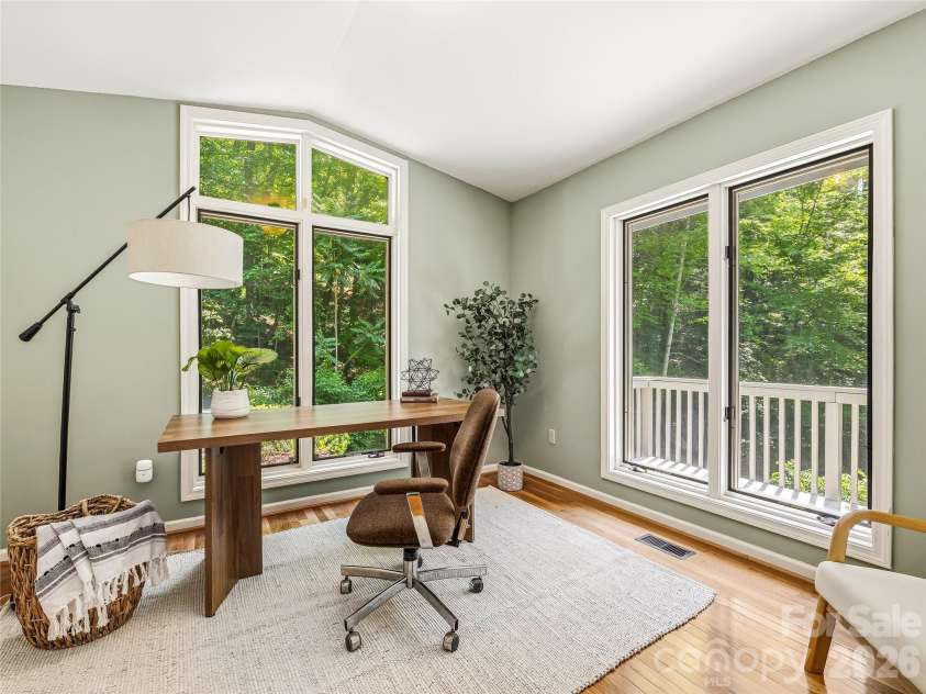 150 Sondley Parkway, Asheville, NC 28805.  MLS# CAR4280880, YatesRealty ID 8690. Peaceful setting