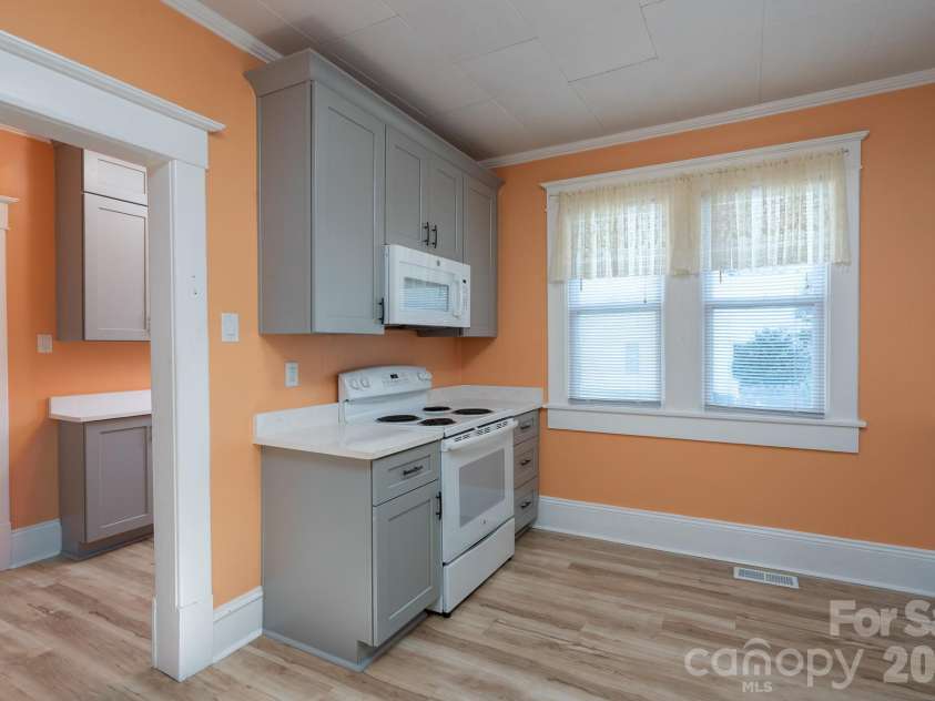 200 Martin Luther King Jr Avenue, Kannapolis, NC 28083.  MLS# CAR4337930, YatesRealty ID 8691. 