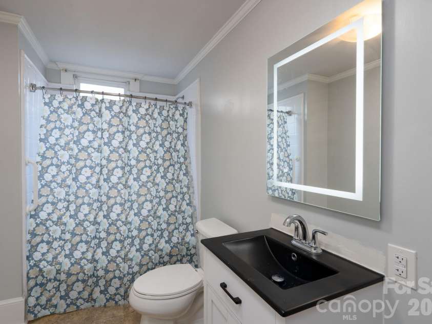 200 Martin Luther King Jr Avenue, Kannapolis, NC 28083.  MLS# CAR4337930, YatesRealty ID 8691. 