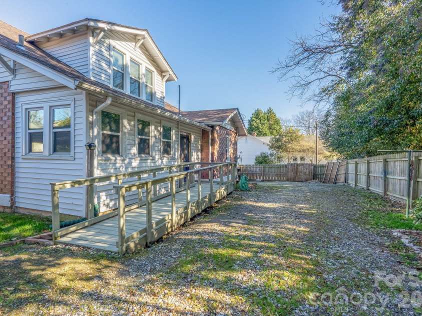 200 Martin Luther King Jr Avenue, Kannapolis, NC 28083.  MLS# CAR4337930, YatesRealty ID 8691. 
