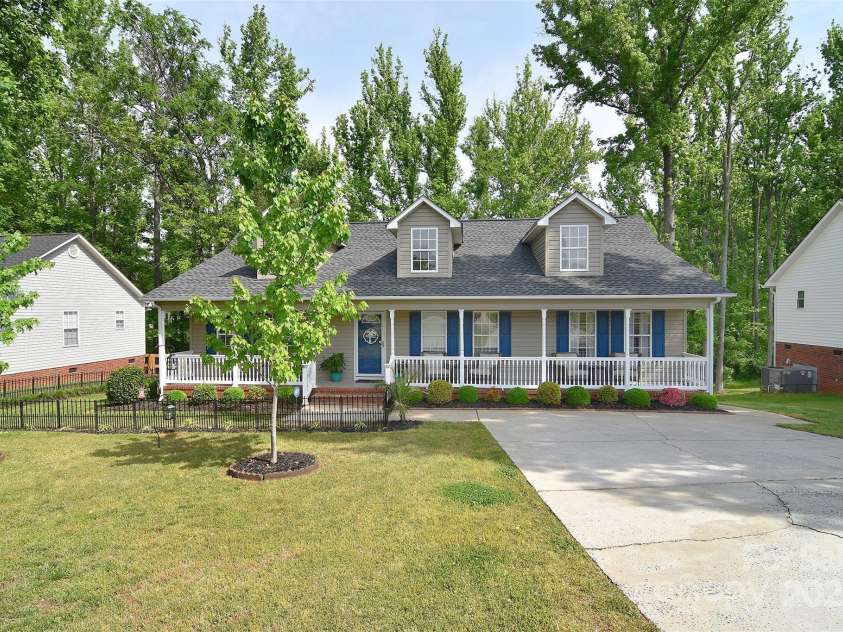 216 Dewars Drive, Rock Hill, SC 29730.  MLS# CAR4244259, YatesRealty ID 8692. 