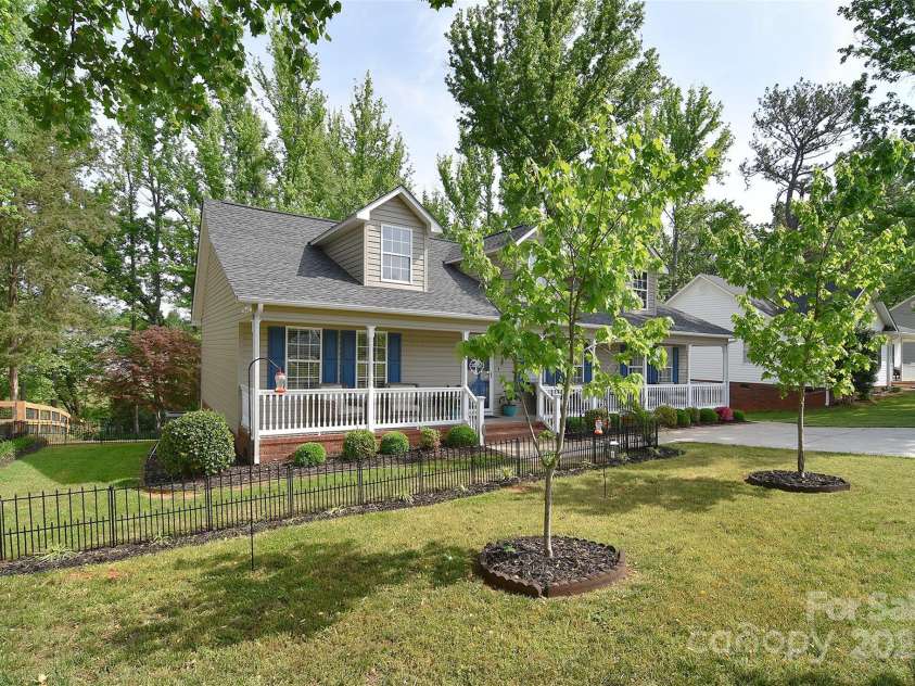 216 Dewars Drive, Rock Hill, SC 29730.  MLS# CAR4244259, YatesRealty ID 8692. 