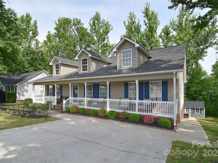 216 Dewars Drive, Rock Hill, SC 29730.  MLS# CAR4244259, YatesRealty ID 8692. 