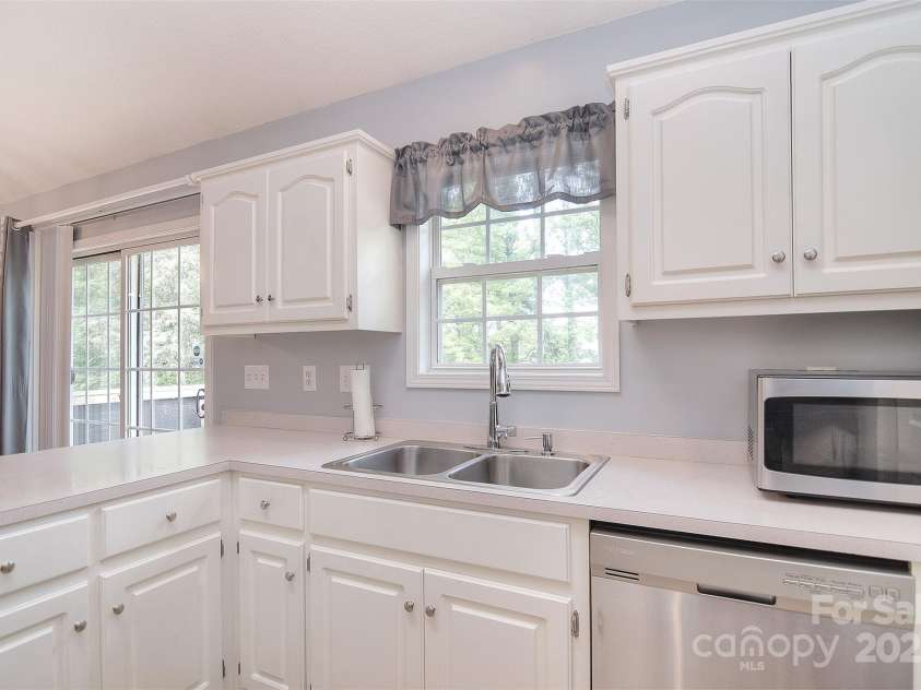 216 Dewars Drive, Rock Hill, SC 29730.  MLS# CAR4244259, YatesRealty ID 8692. 