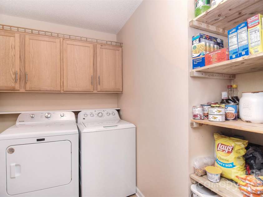 216 Dewars Drive, Rock Hill, SC 29730.  MLS# CAR4244259, YatesRealty ID 8692. 