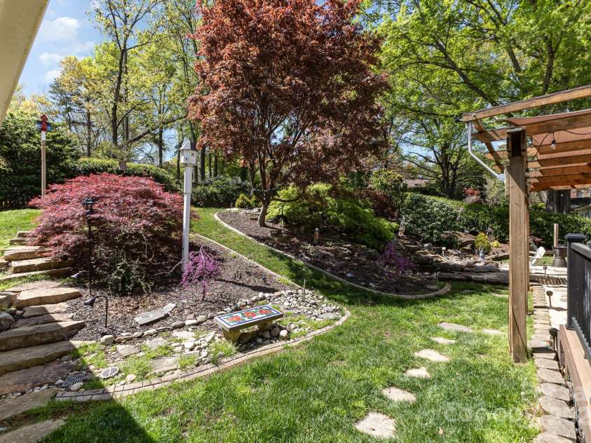 3916 Riverbend Road, Charlotte, NC 28210.  MLS# CAR4241946, YatesRealty ID 8693. 