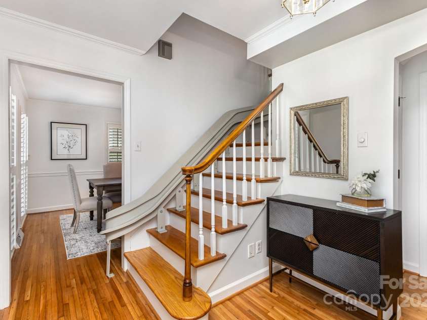 3916 Riverbend Road, Charlotte, NC 28210.  MLS# CAR4241946, YatesRealty ID 8693. Foyer
