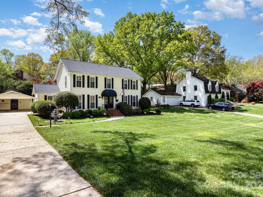 3916 Riverbend Road, Charlotte, NC 28210.  MLS# CAR4241946, YatesRealty ID 8693. Frontyard