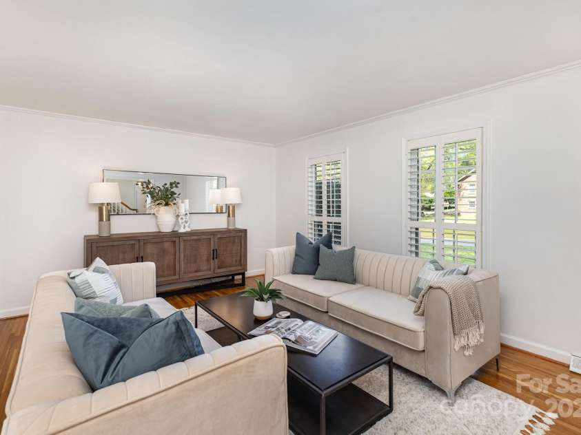 3916 Riverbend Road, Charlotte, NC 28210.  MLS# CAR4241946, YatesRealty ID 8693. Living Room