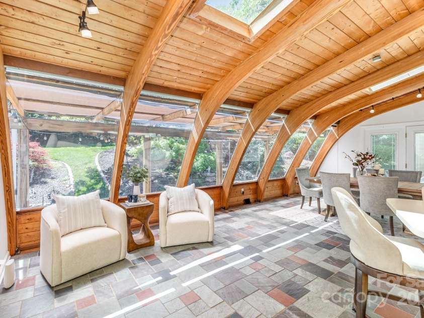 3916 Riverbend Road, Charlotte, NC 28210.  MLS# CAR4241946, YatesRealty ID 8693. Sunroom