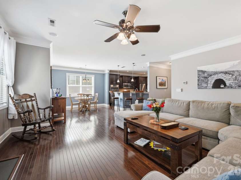 5041 El Molino Drive, Charlotte, NC 28214.  MLS# CAR4362342, YatesRealty ID 8694. 