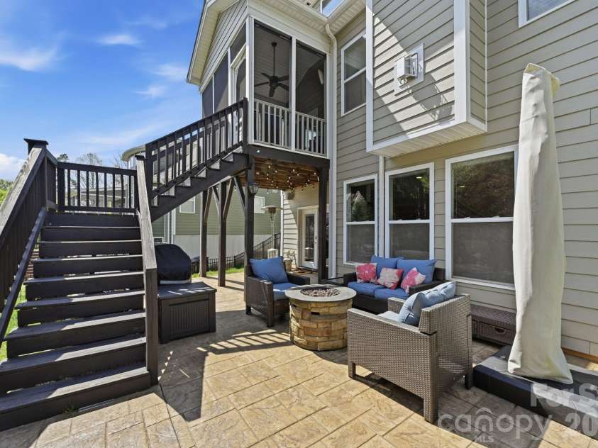 5041 El Molino Drive, Charlotte, NC 28214.  MLS# CAR4362342, YatesRealty ID 8694. 
